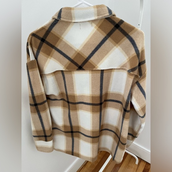 Ardene flannel soft fabric tan colours checkered. - Picture 2 of 2
